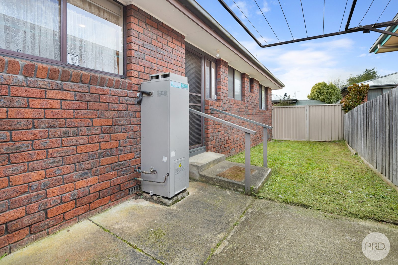 1/8 Spencer Street CANADIAN 9