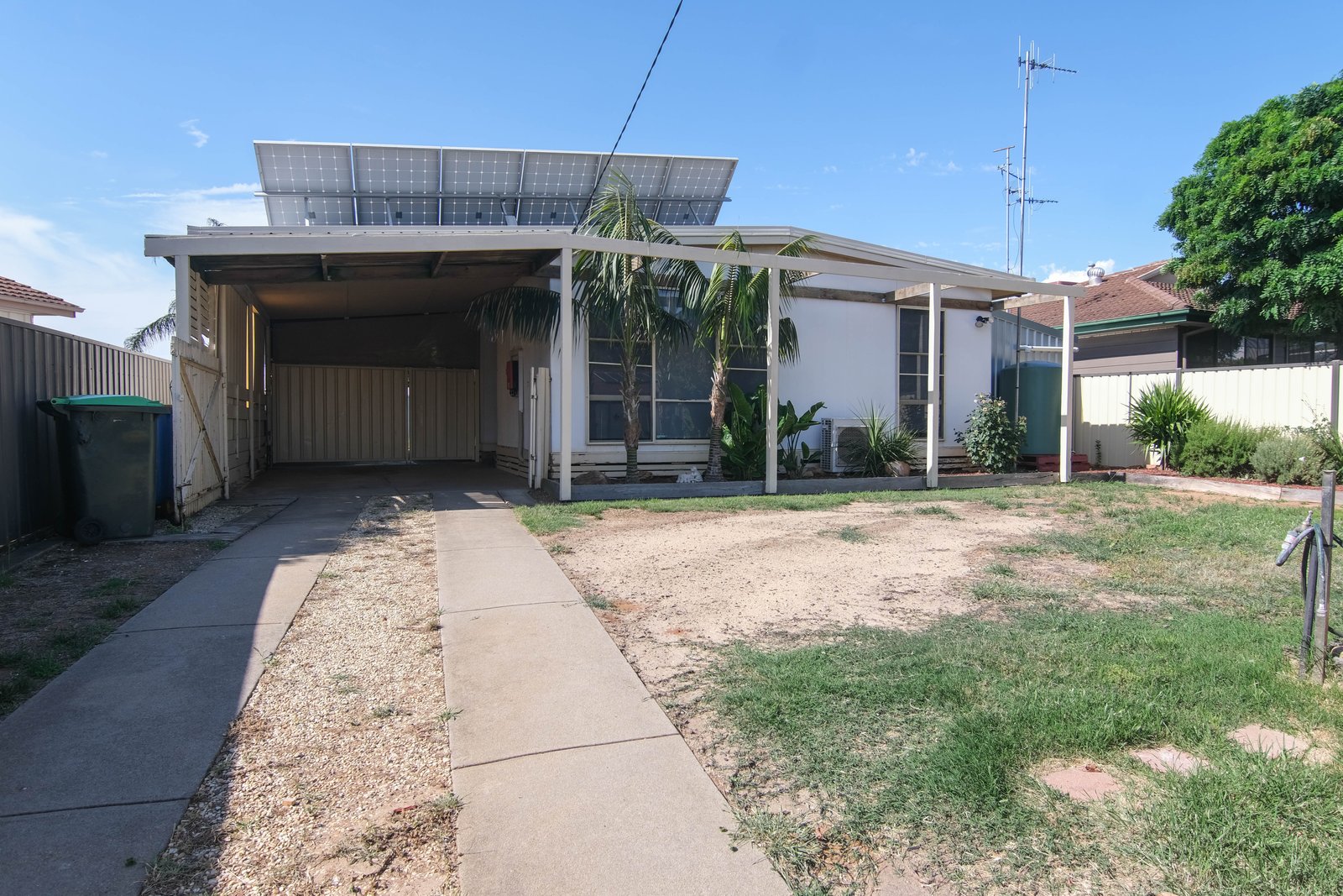 18 Stevens Crescent MOOROOPNA 1