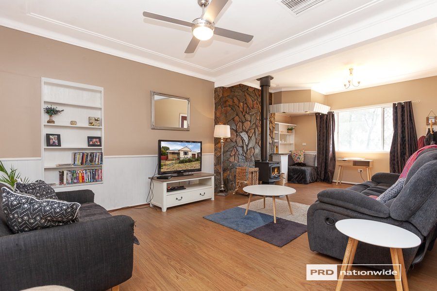 18 Stewart Avenue TAMWORTH 2