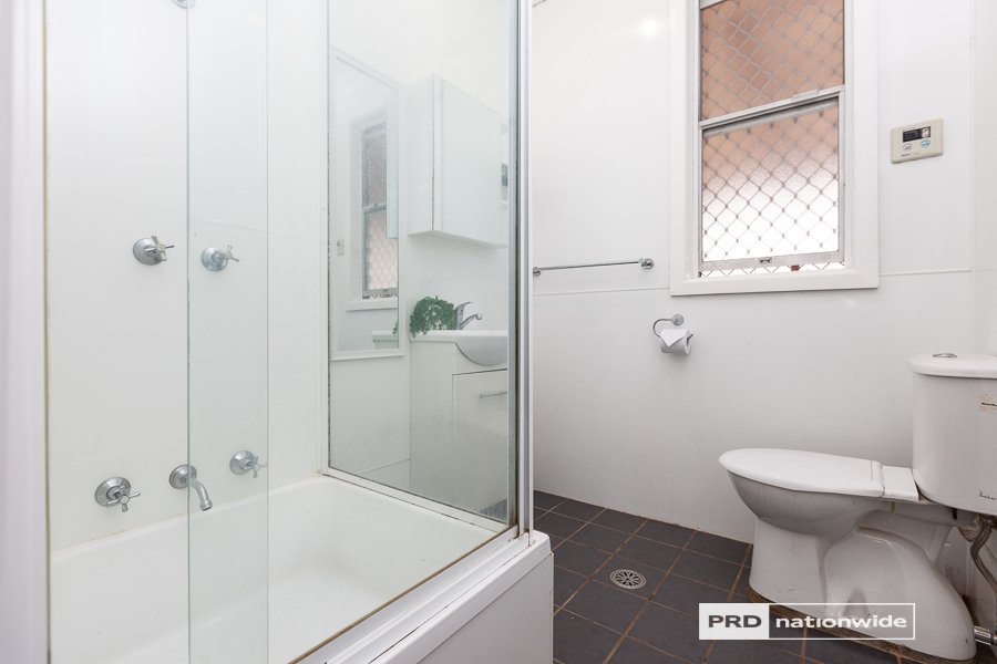 18 Stewart Avenue TAMWORTH 5