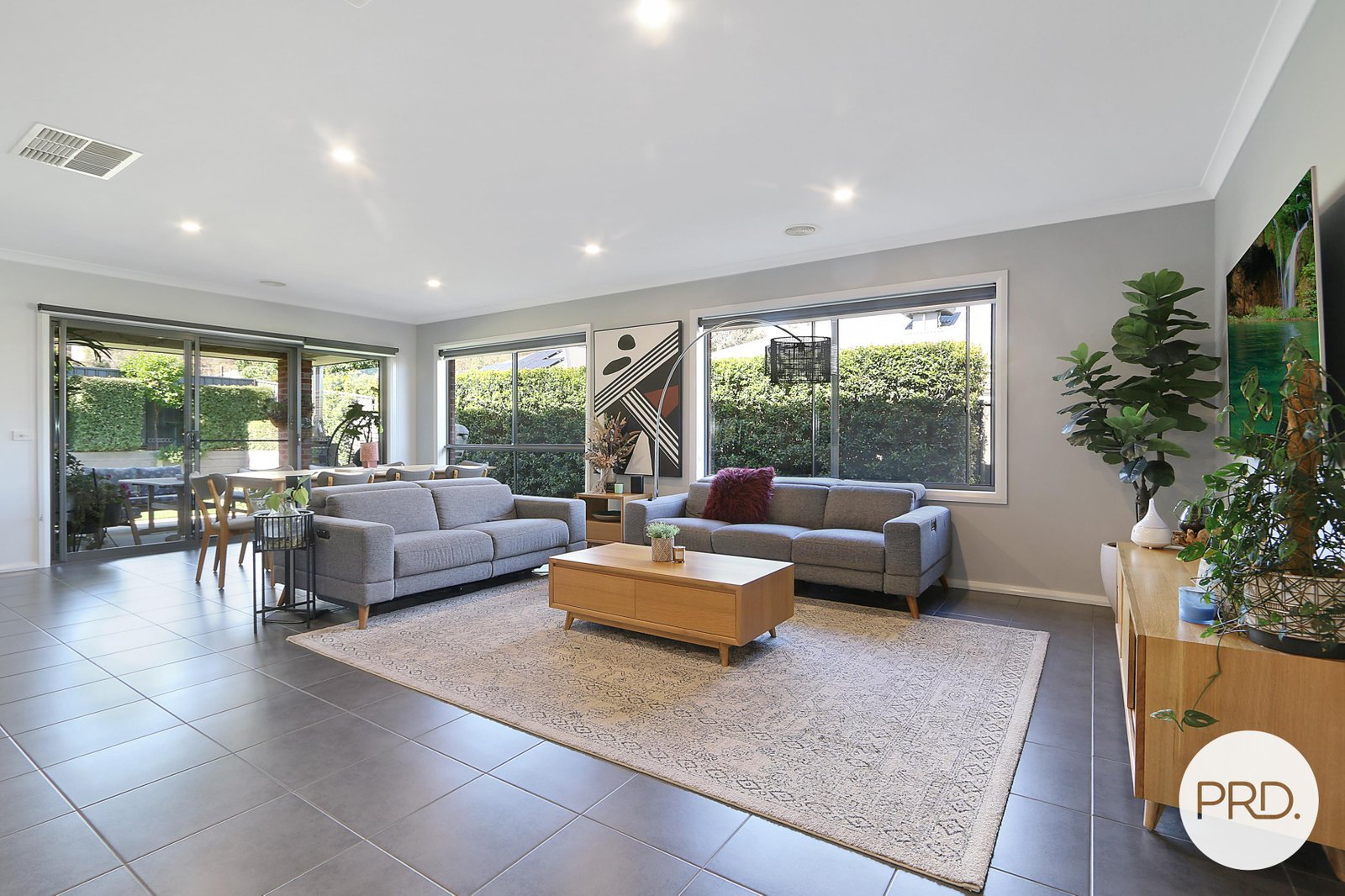 18 Strauss Street SPRINGDALE HEIGHTS 2
