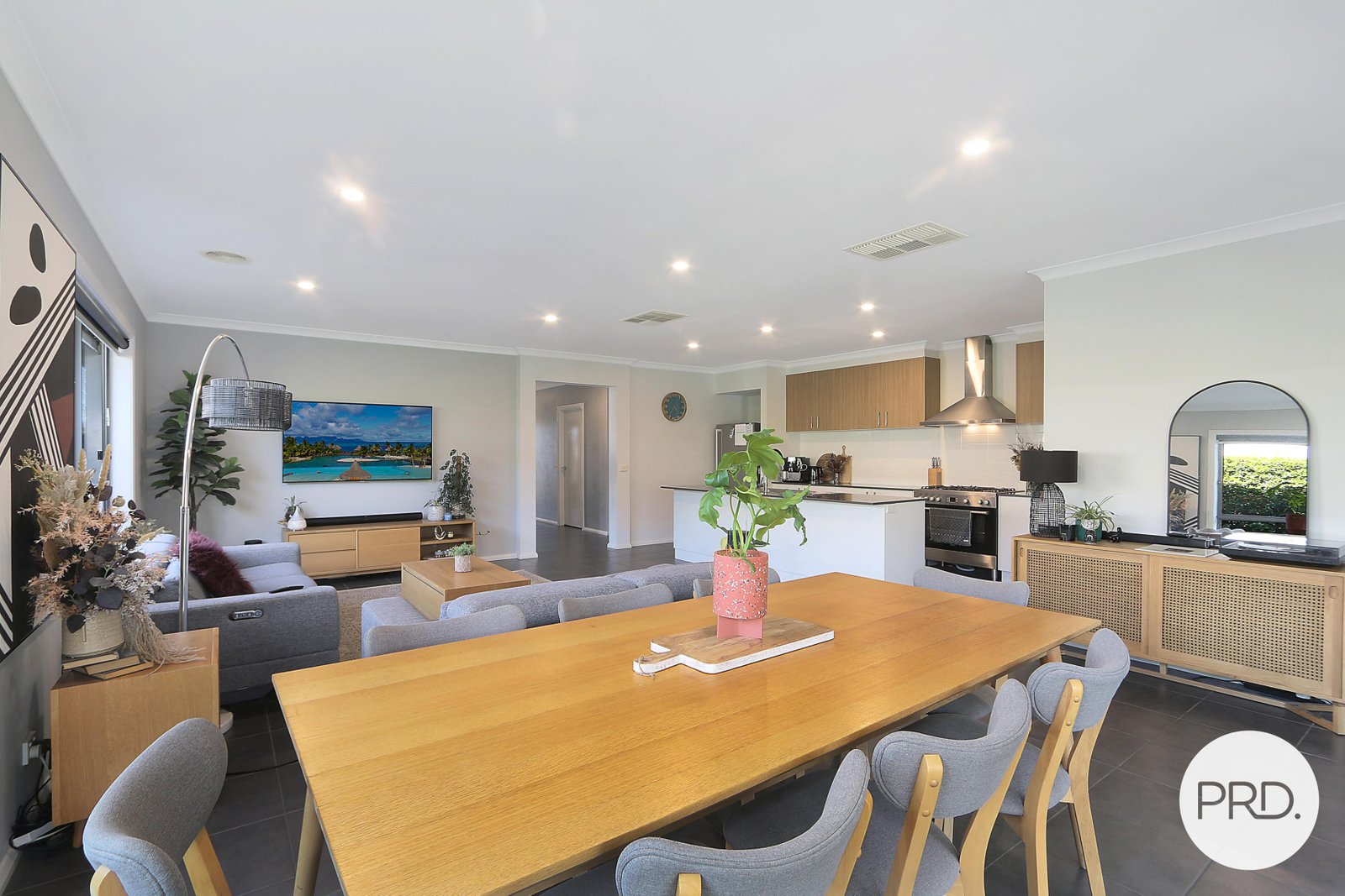 18 Strauss Street SPRINGDALE HEIGHTS 4