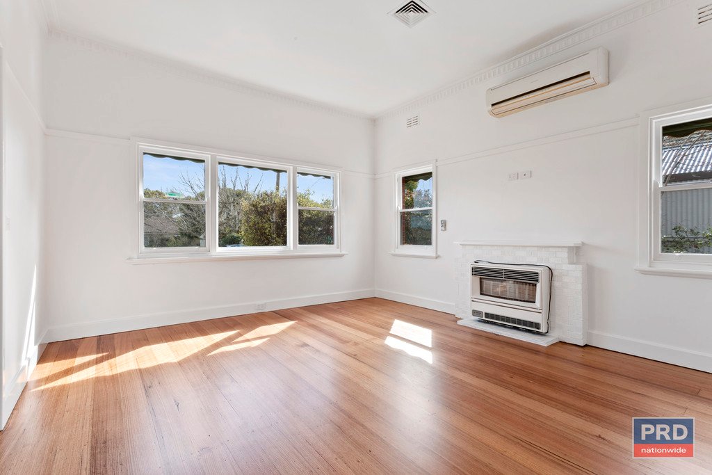 18 Strickland Road EAST BENDIGO 3