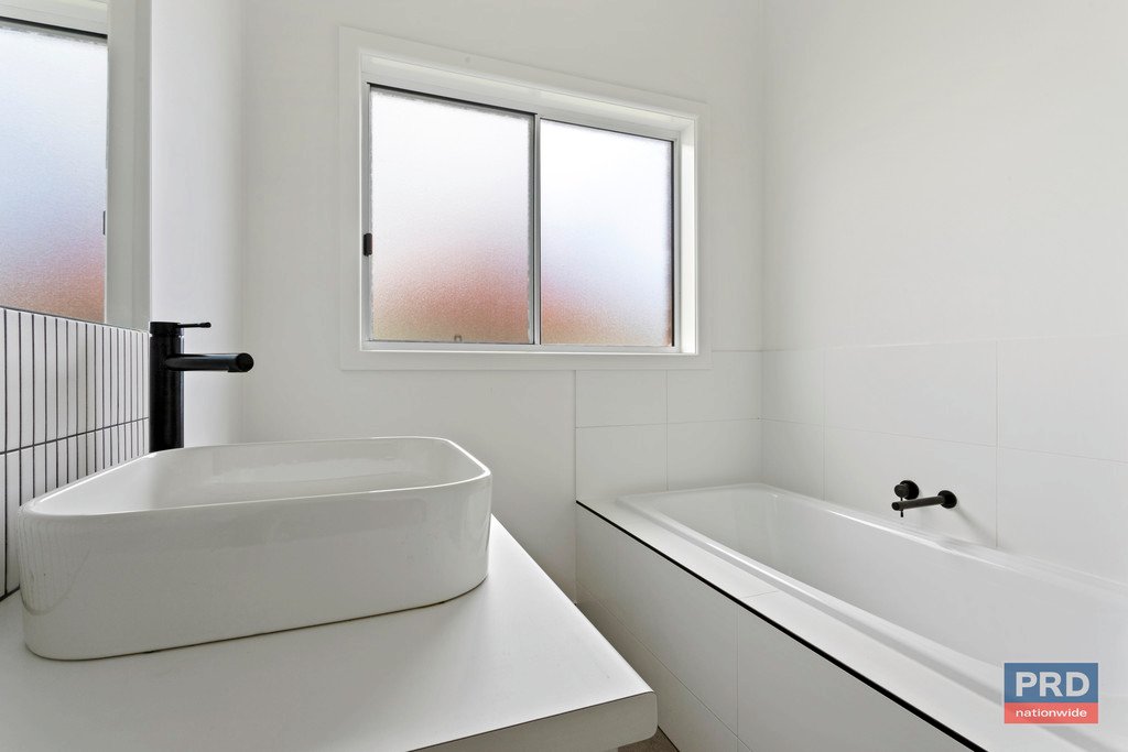 18 Strickland Road EAST BENDIGO 11