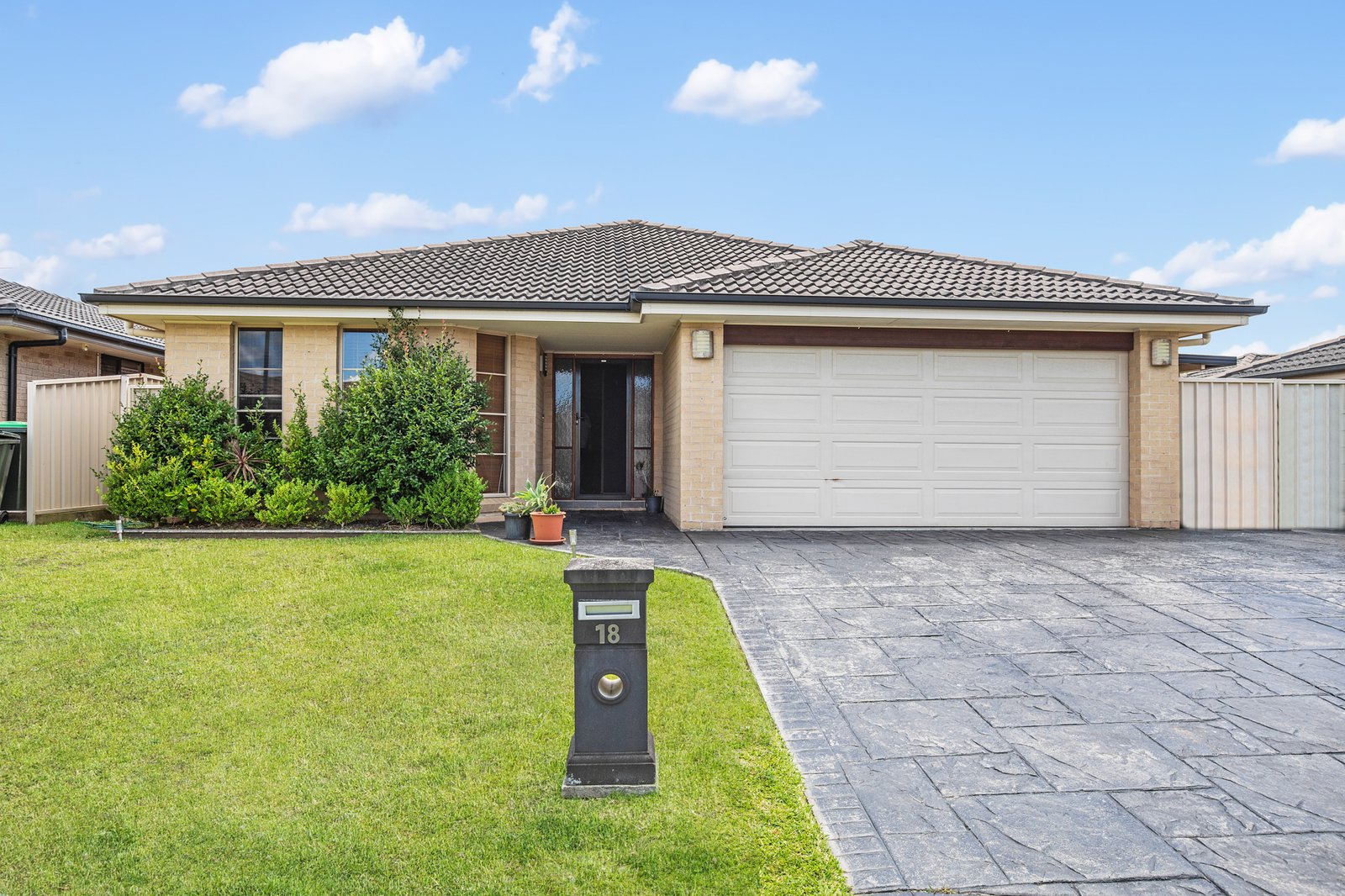 18 Strutt Crescent METFORD 1