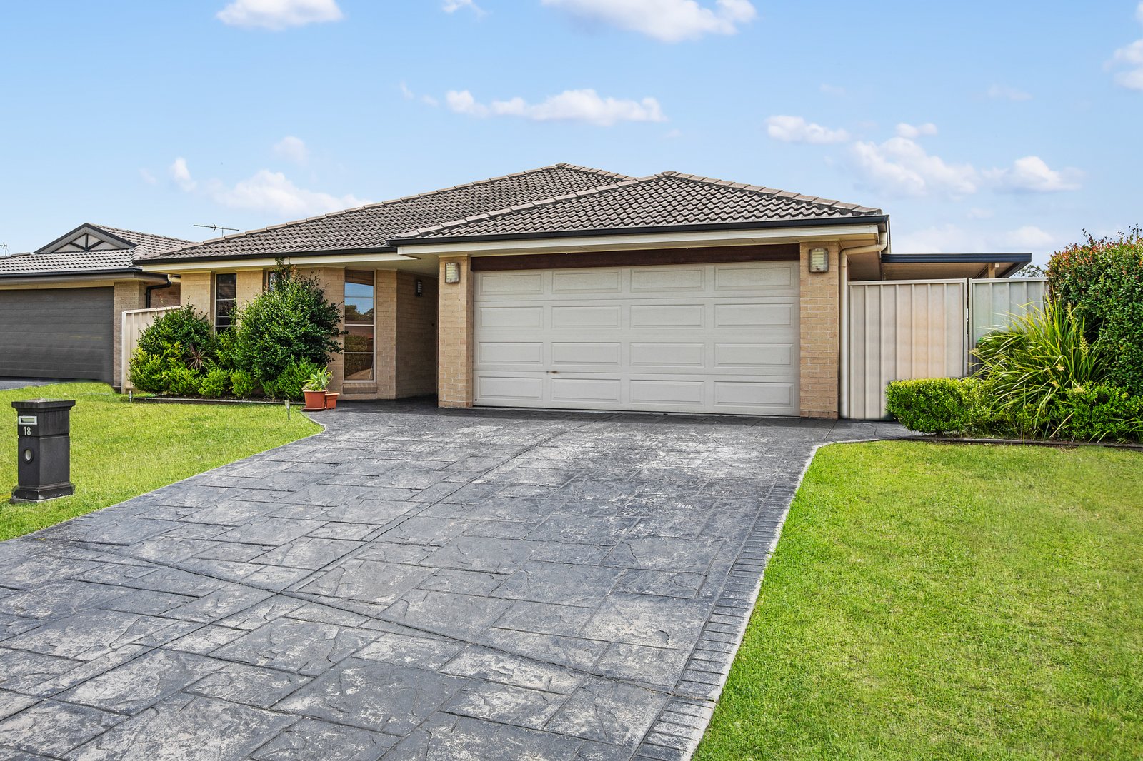 18 Strutt Crescent METFORD 18
