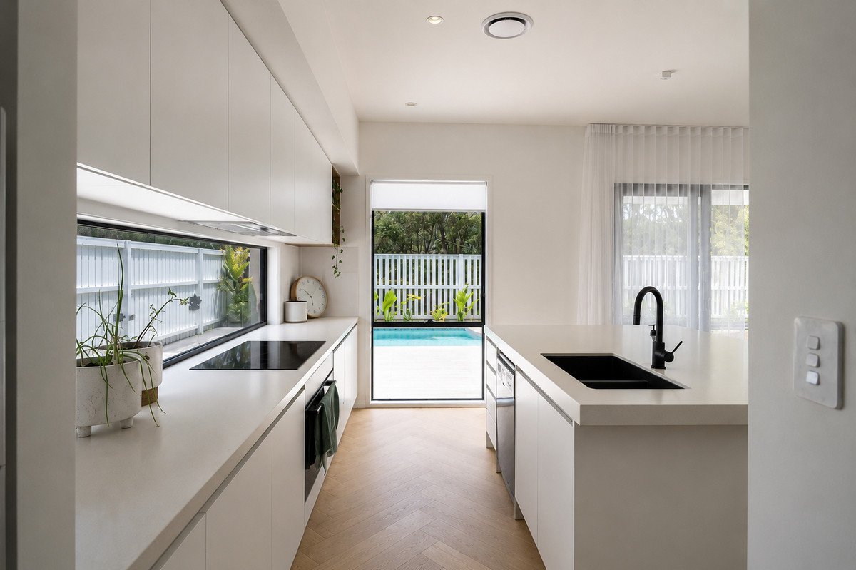 18 Suncove Court Burleigh Heads 7