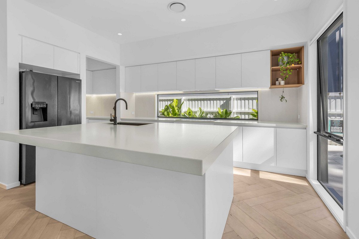 18 Suncove Court Burleigh Heads 8