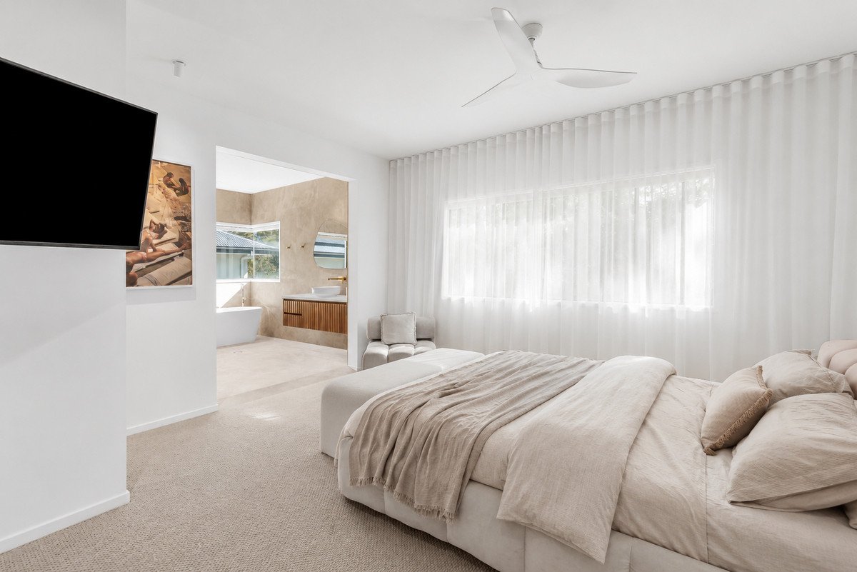 18 Suncove Court Burleigh Heads 11
