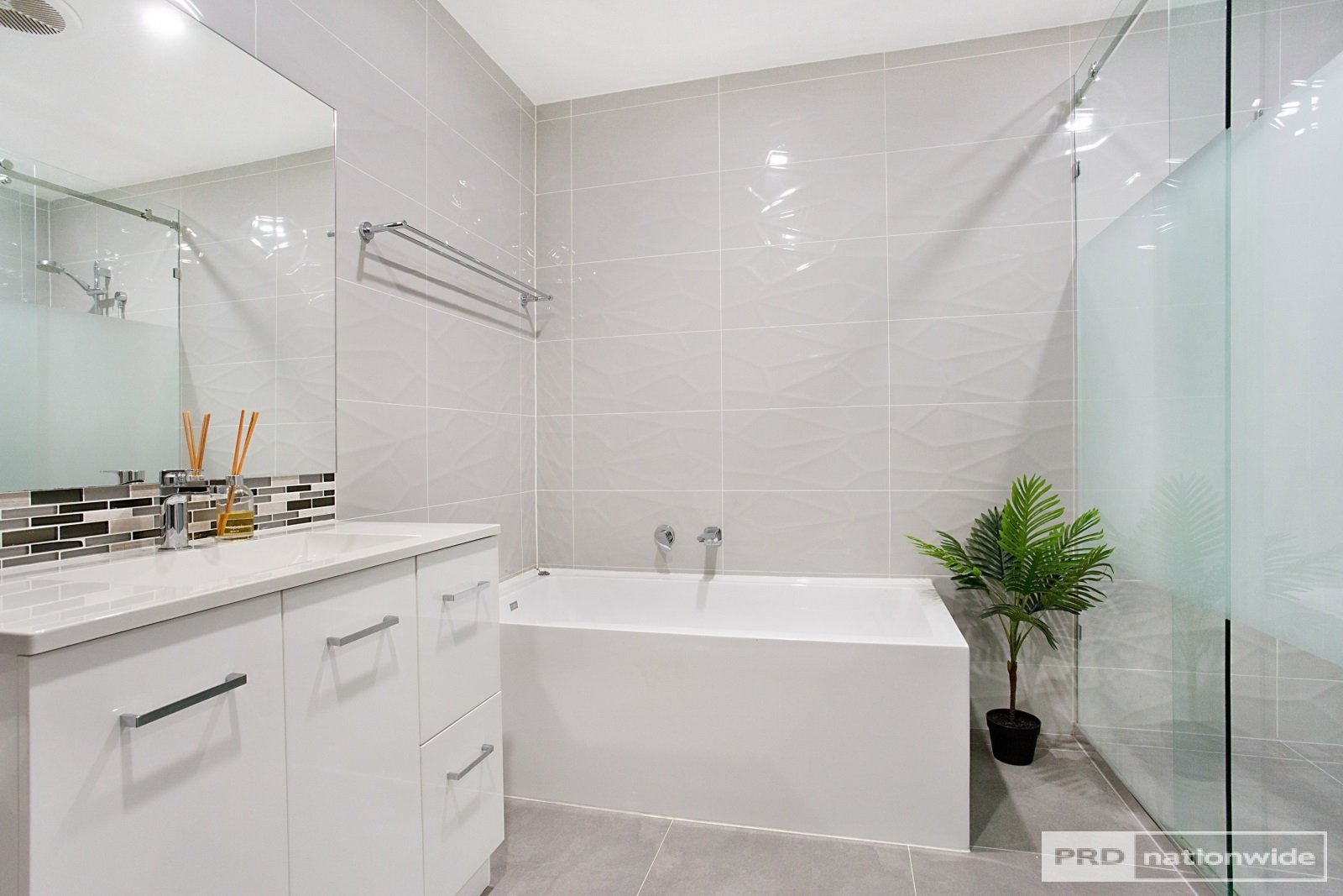 18 Susanne Street SOUTHPORT 8