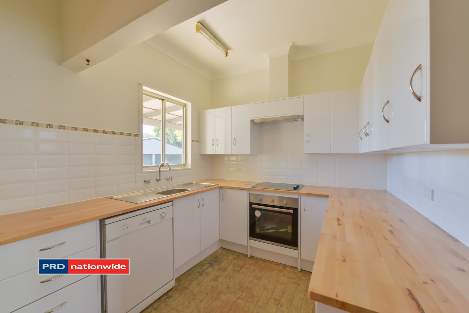 18 Susanne Street TAMWORTH 8
