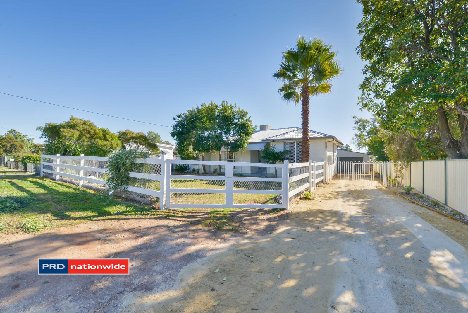 18 Susanne Street TAMWORTH 9