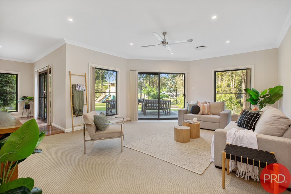 18 Sutton Grove BRANXTON 9