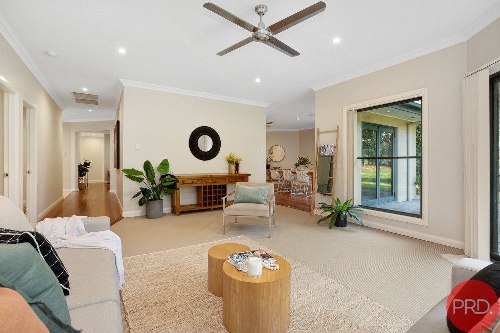 18 Sutton Grove BRANXTON 21