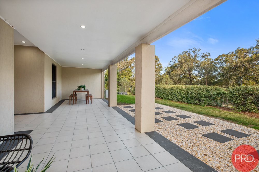 18 Sutton Grove BRANXTON 22
