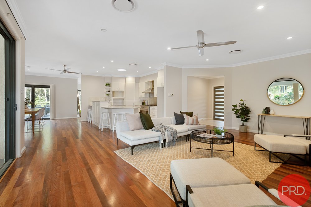 18 Sutton Grove BRANXTON 23