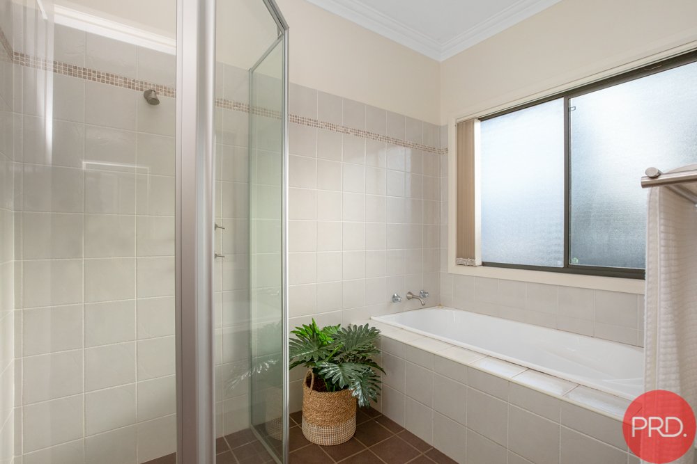 18 Sutton Grove BRANXTON 26
