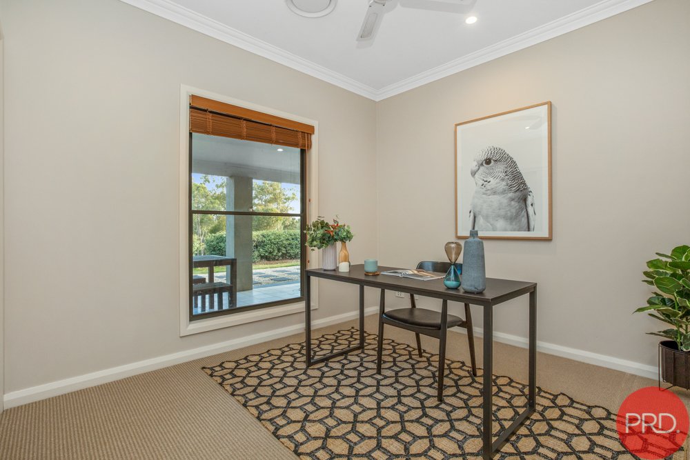 18 Sutton Grove BRANXTON 28