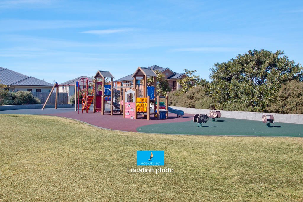 18 Tallawarra Crescent HAYWARDS BAY 8