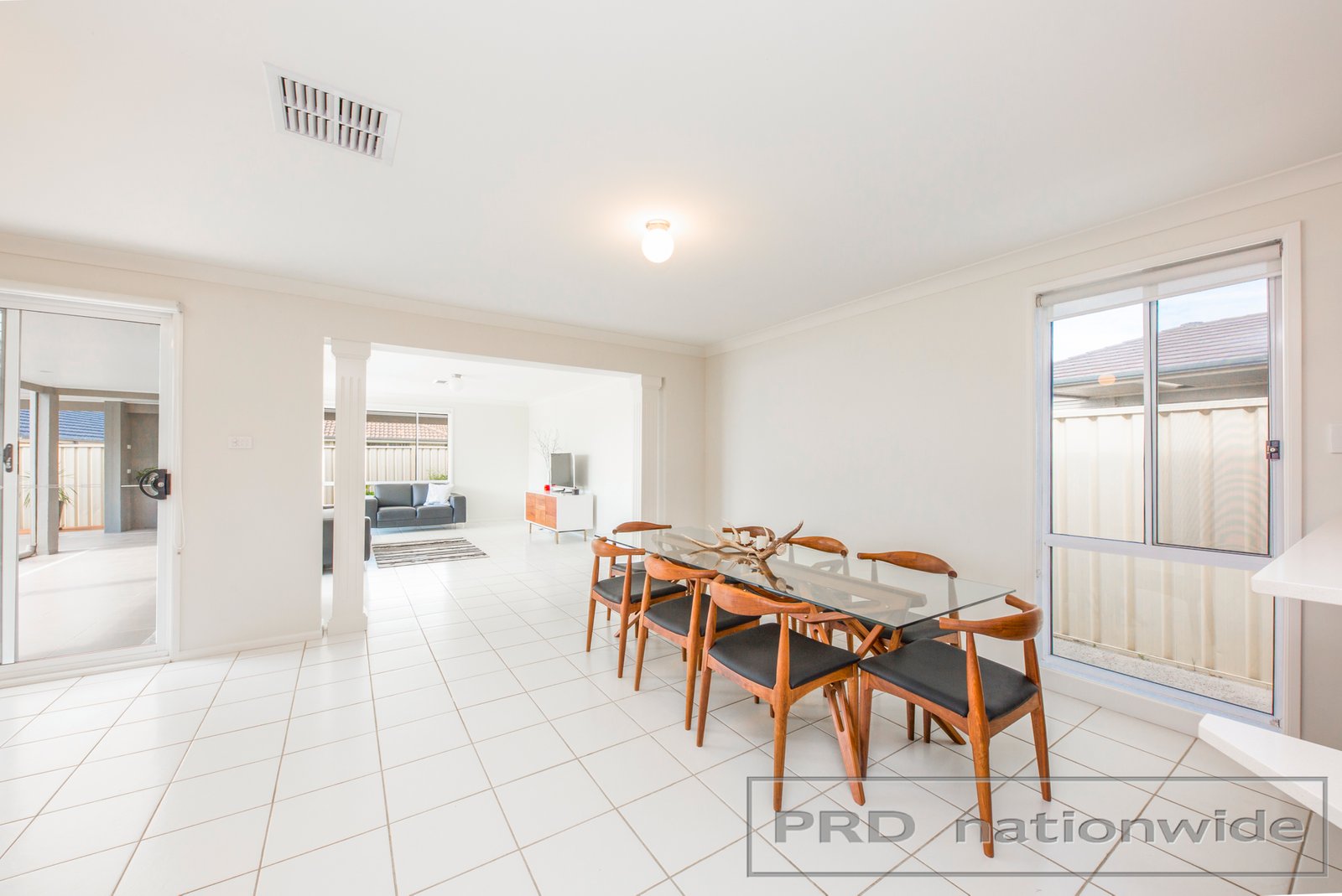 18 Tallowwood Way THORNTON 5
