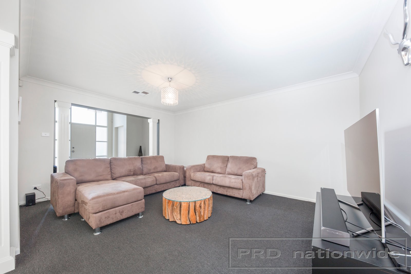 18 Tallowwood Way THORNTON 6