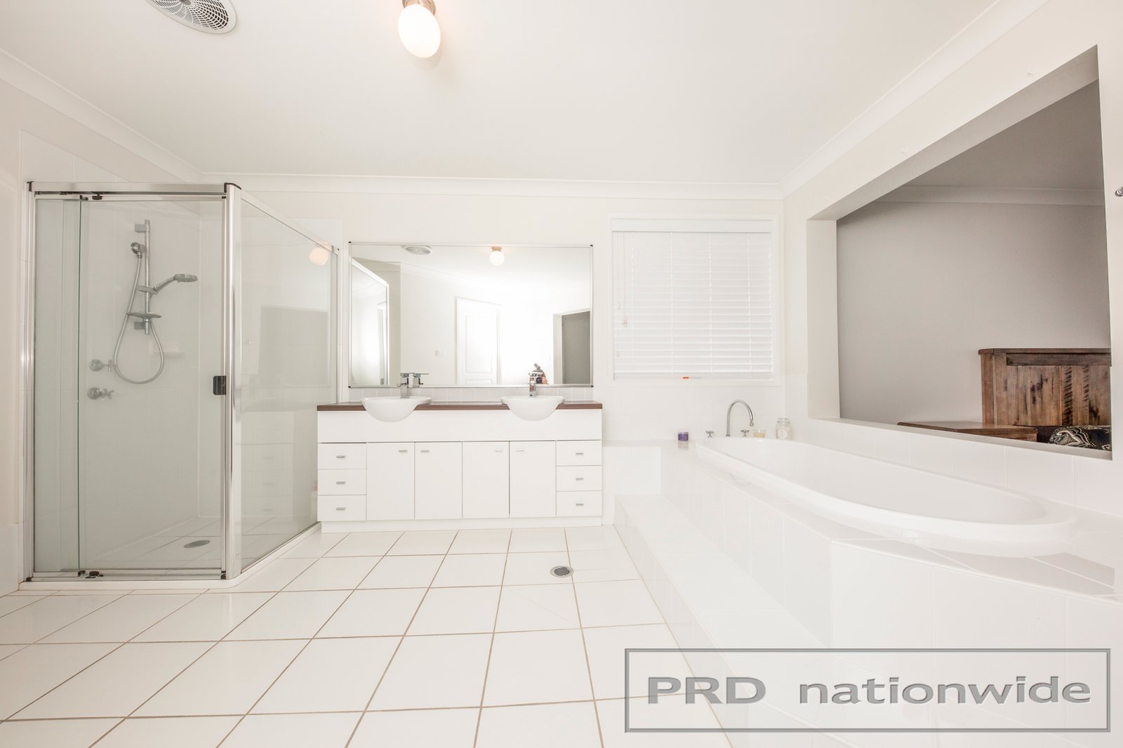 18 Tallowwood Way THORNTON 9