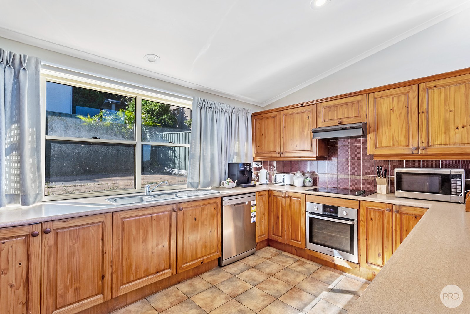 18 The Yardarm  CORLETTE 7