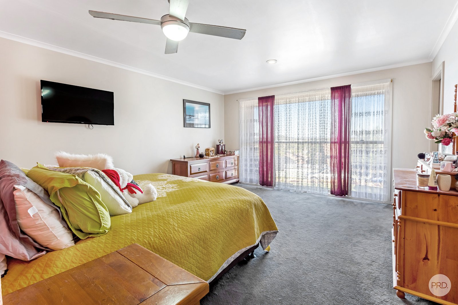 18 The Yardarm  CORLETTE 12