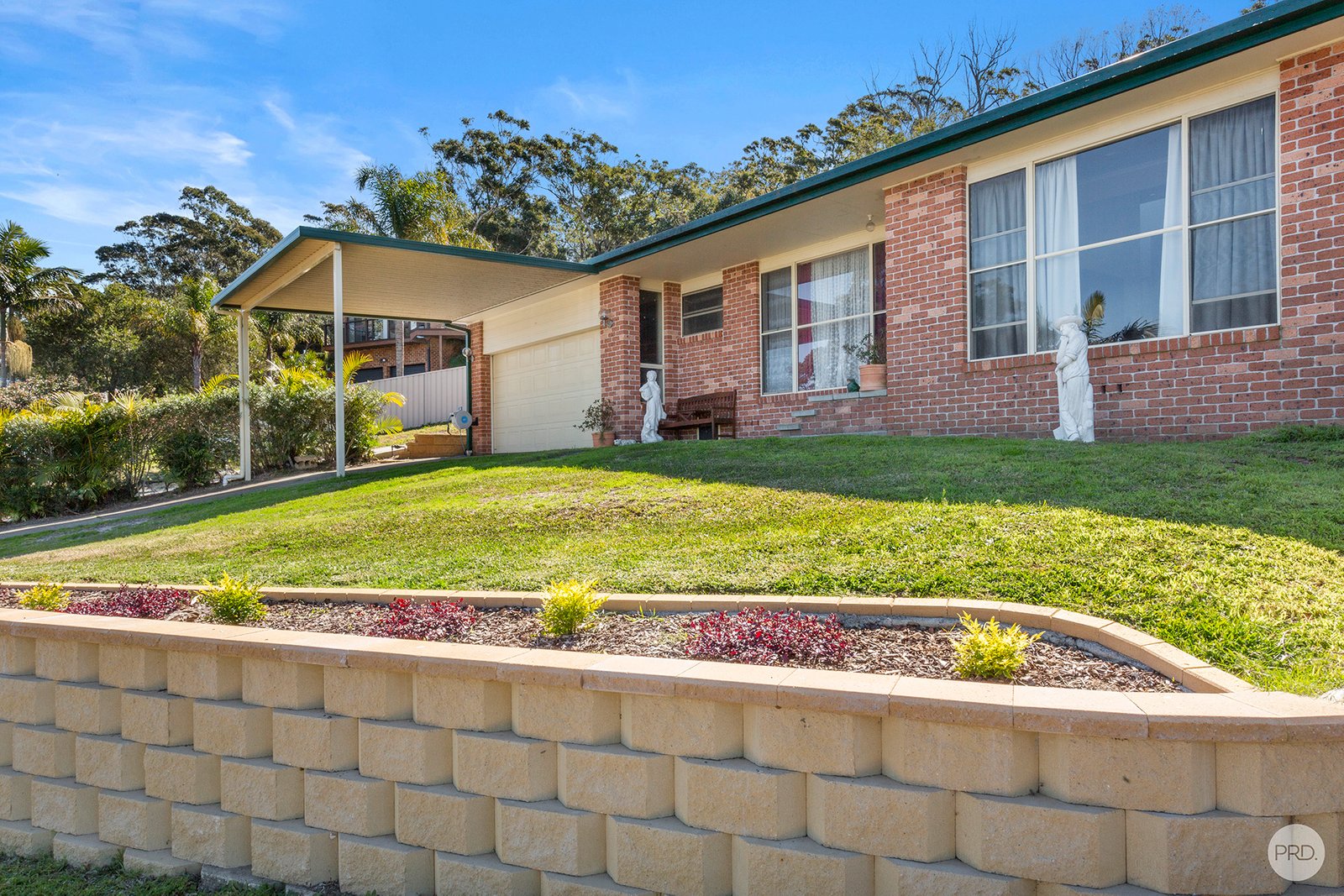 18 The Yardarm  CORLETTE 18