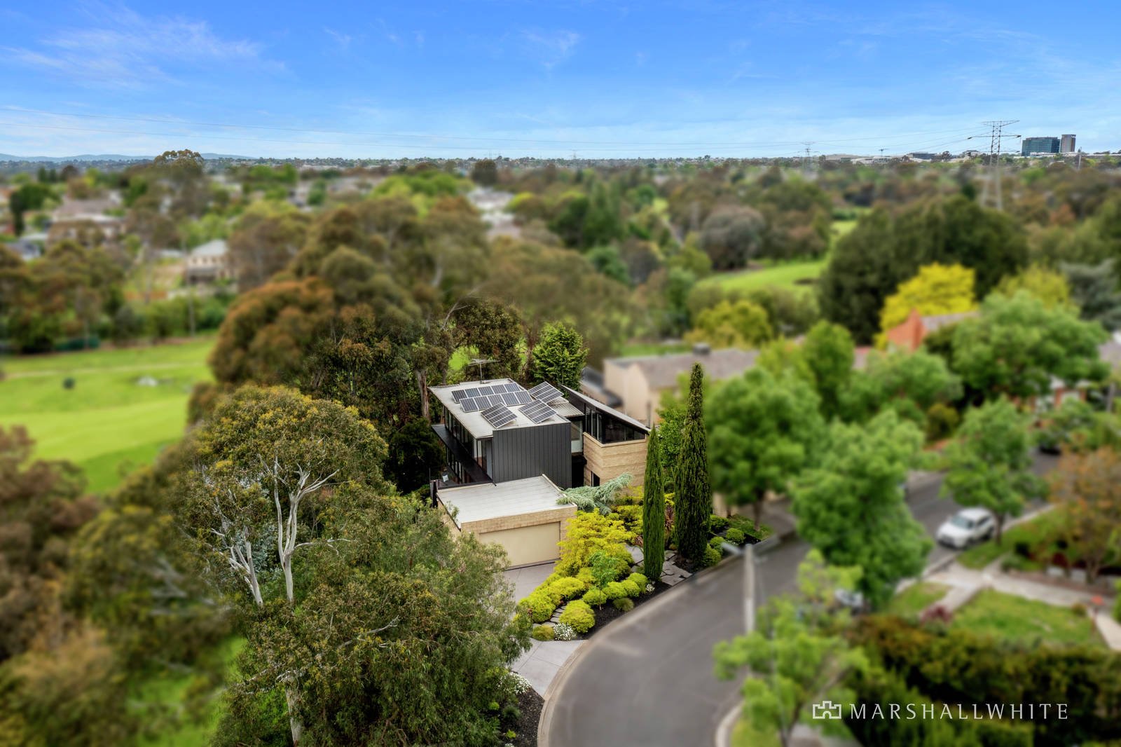 18 Thornbury Crescent, Malvern East, VIC