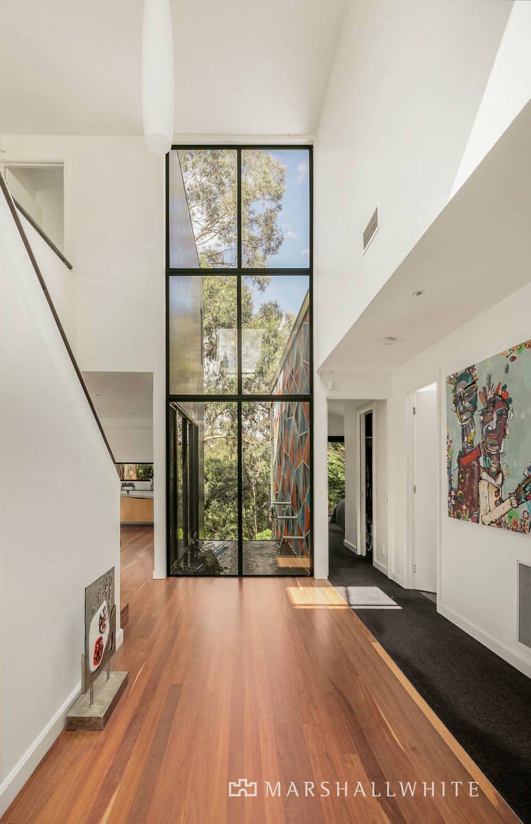 18 Thornbury Crescent, Malvern East, VIC