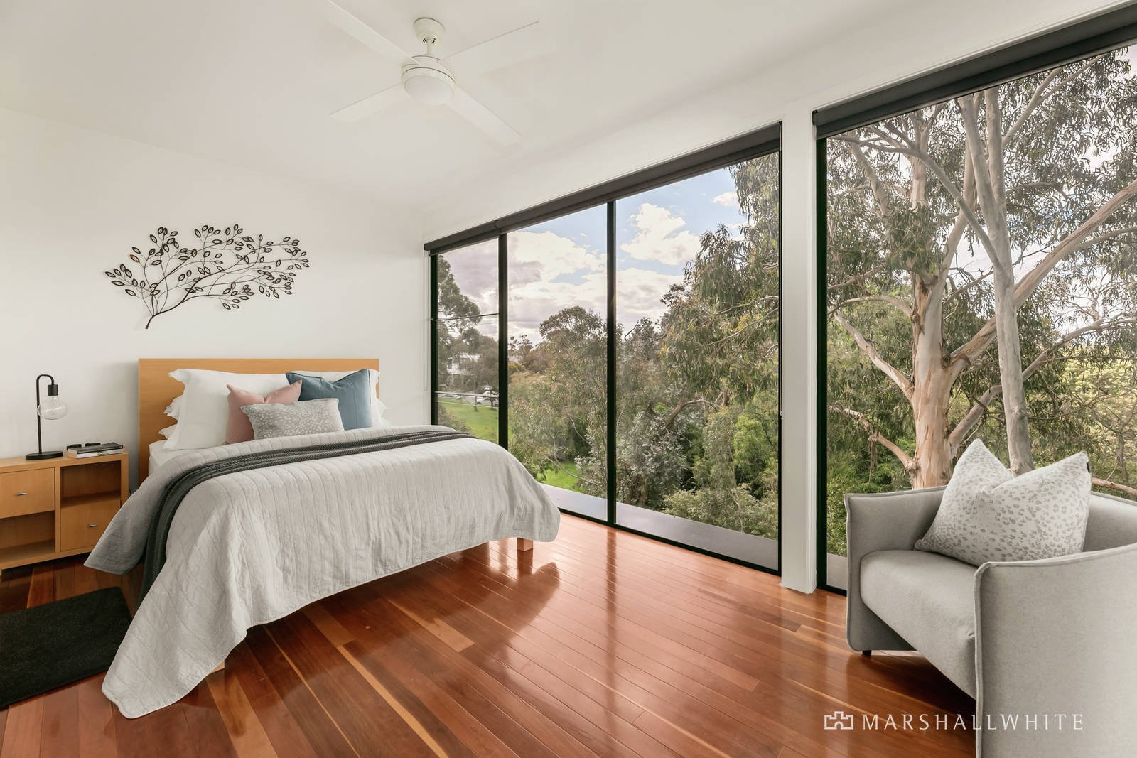 18 Thornbury Crescent, Malvern East, VIC