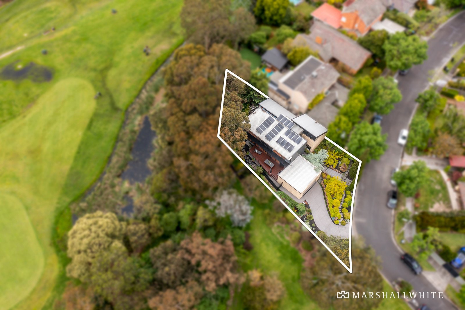 18 Thornbury Crescent, Malvern East, VIC