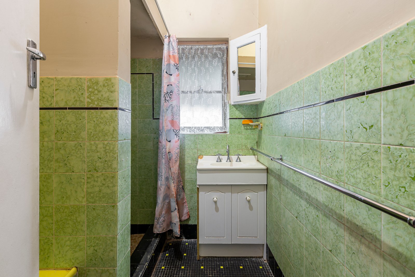 18 Through Road, Camberwell, 3124