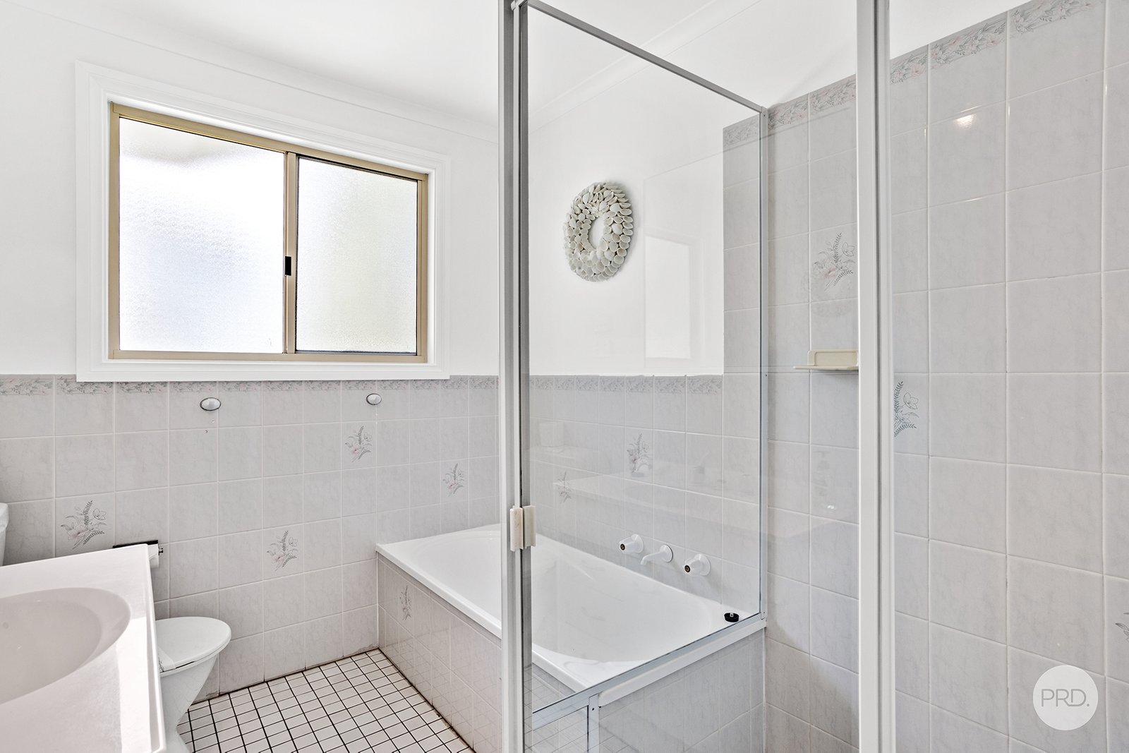 18 Tomaree Road SHOAL BAY 19