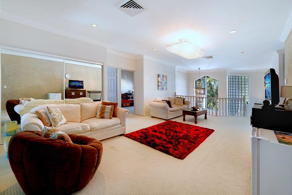 18 Tortuga Place CLEAR ISLAND WATERS 8