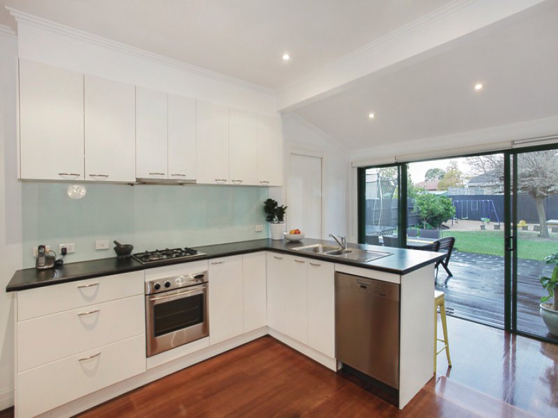 Gallery: 18 Tovan Akas Avenue