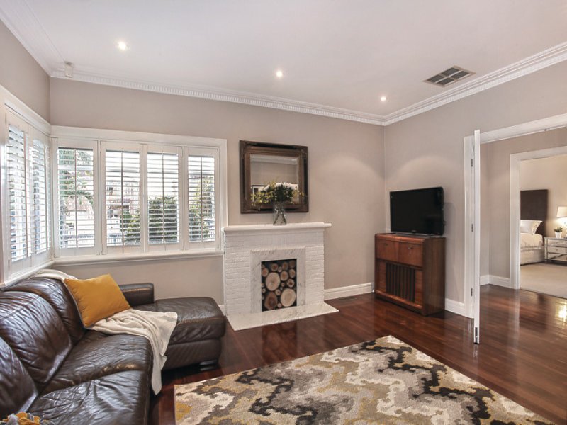 Gallery: 18 Tovan Akas Avenue