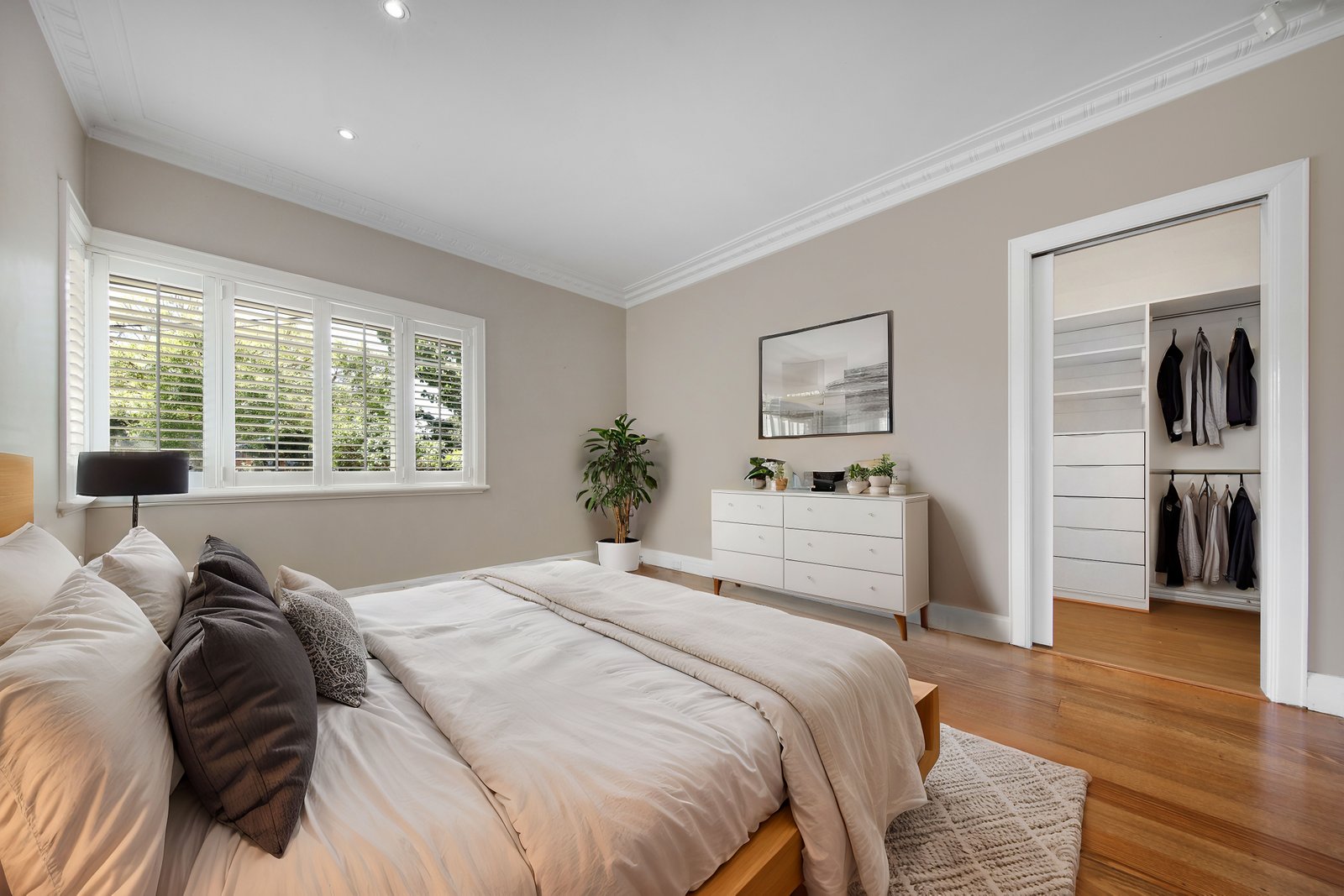 Gallery: 18 Tovan Akas Avenue