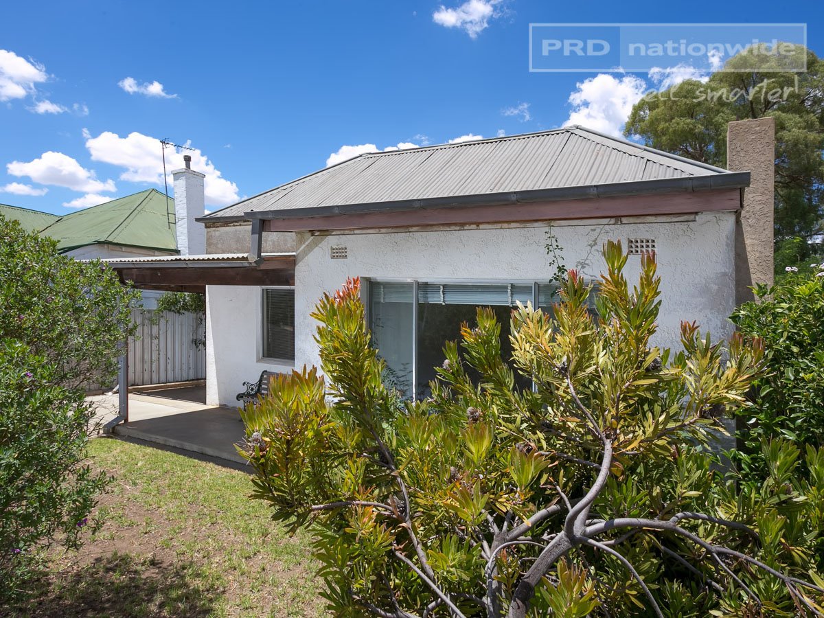 18 Travers Street WAGGA WAGGA 1
