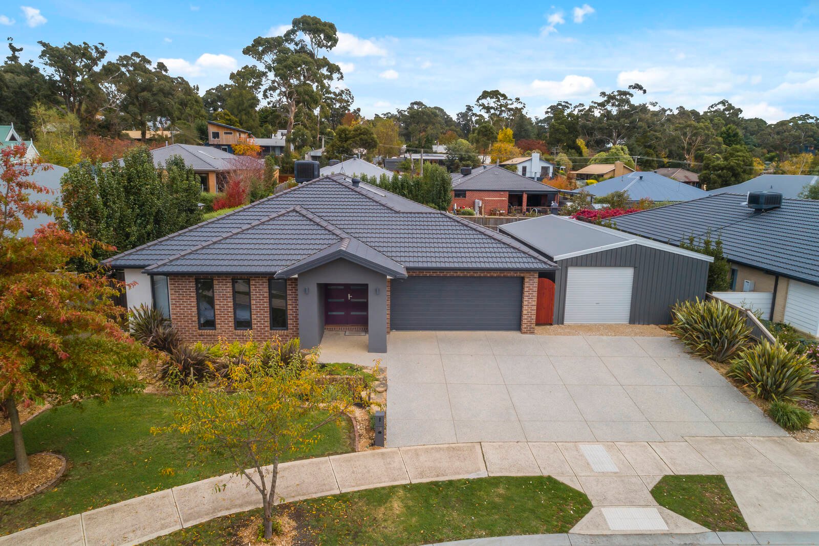 Real Estate and Property in 18 Tributary Way, Woodend, VIC