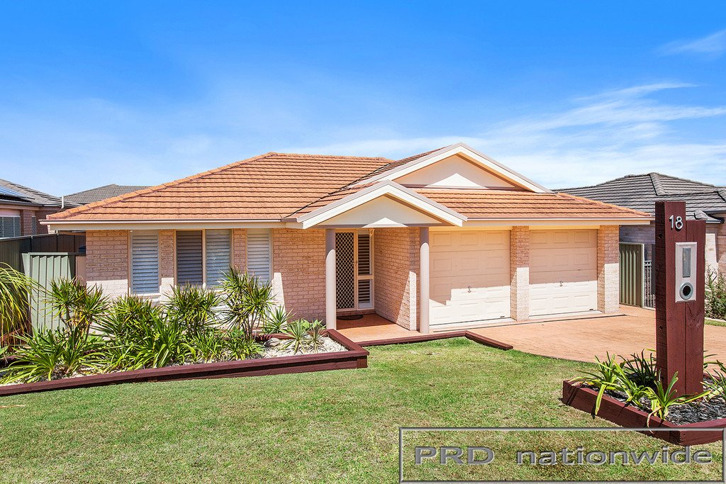 18 Tristania Court THORNTON 2