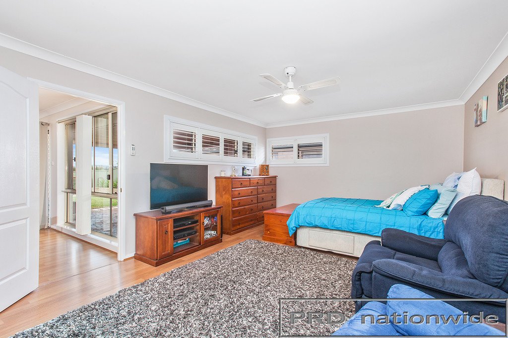 18 Tristania Court THORNTON 3