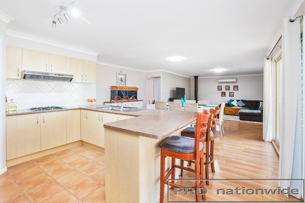 18 Tristania Court THORNTON 9