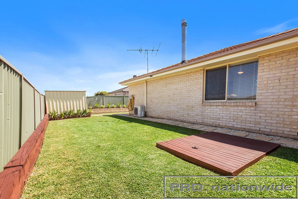 18 Tristania Court THORNTON 16