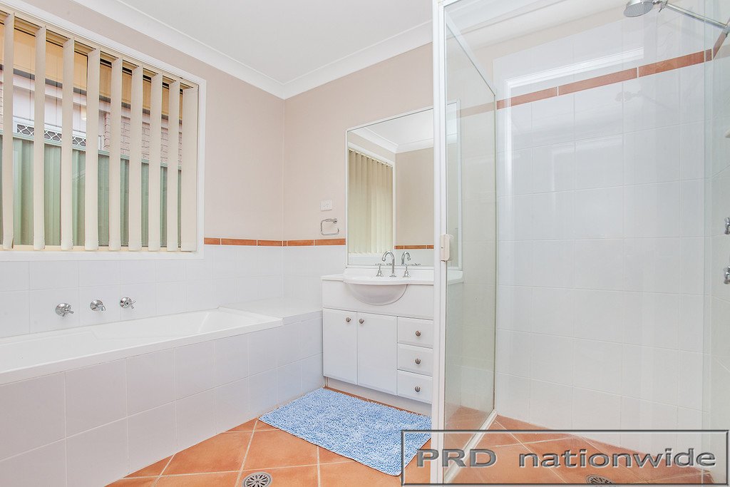 18 Tristania Court THORNTON 20