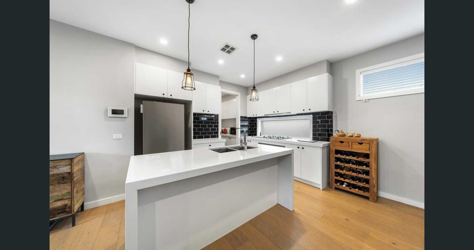 Gallery: 1/8 True Avenue