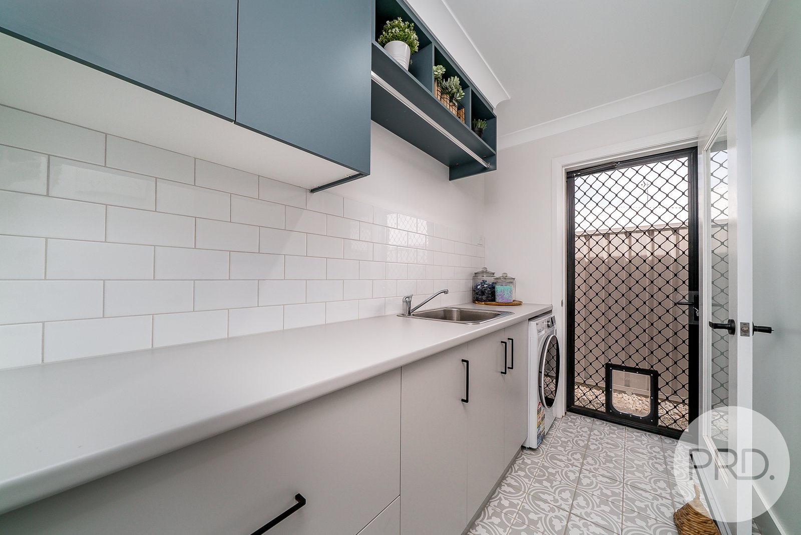 18 Turramia Crescent GOBBAGOMBALIN 12