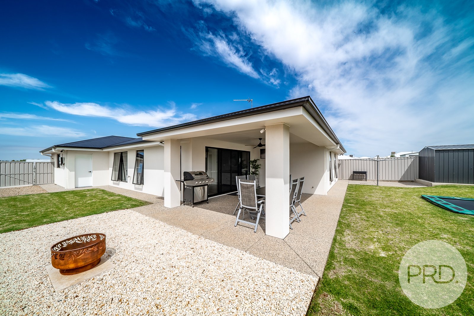 18 Turramia Crescent GOBBAGOMBALIN 15