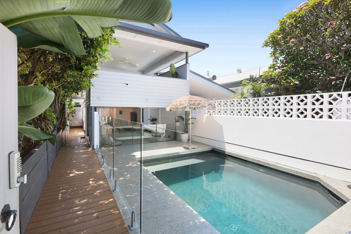 18 Twenty Fourth Avenue PALM BEACH 1